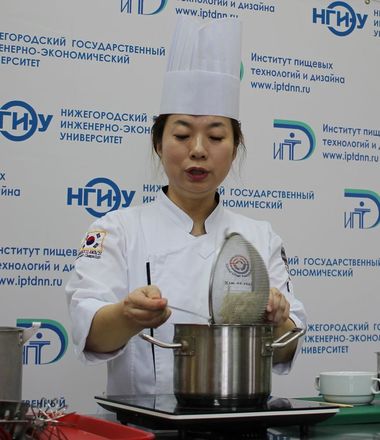 Корейские повара научили нижегородских студентов готовить национальные блюда (ФОТО) - фото 51