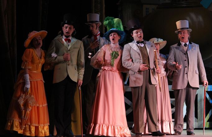 &laquo;Красавец мужчина&raquo; выходит на сцену нижегородского театра оперы и балета (ФОТО) - фото 33
