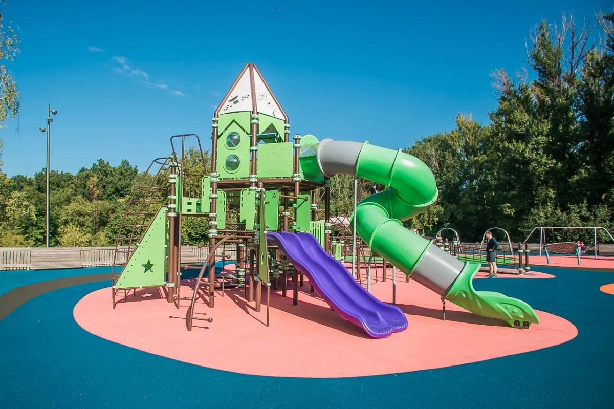 Обновленная детская площадка открылась в нижегородской &laquo;Швейцарии&raquo; - фото 1