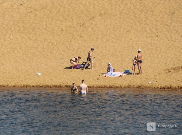 Выжить в пекло. Фоторепортаж с пляжей Нижнего Новгорода - фото 17