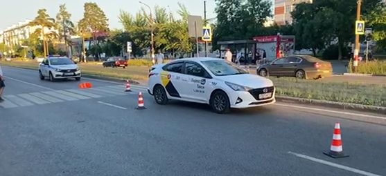 Автомобиль такси сбил пешехода в Дзержинске