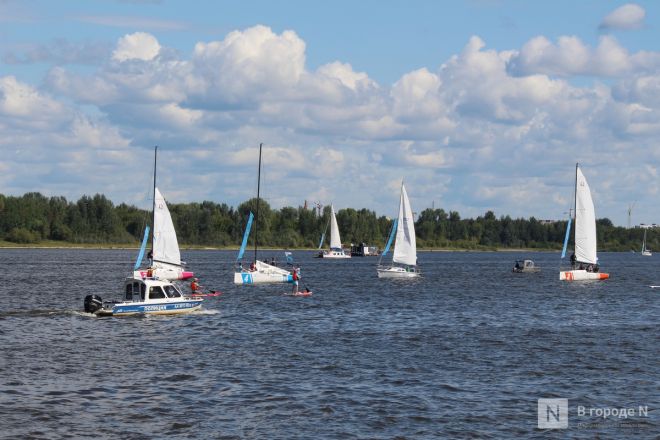 75 яхт и более 500 сапов вышли на Волгу в Нижнем Новгороде в День города - фото 112