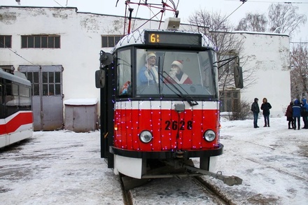 Новогодний трамвай запустили в заречной части Нижнего Новгорода