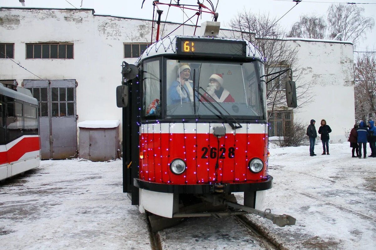 Новогодний трамвай запустили в заречной части Нижнего Новгорода - фото 1
