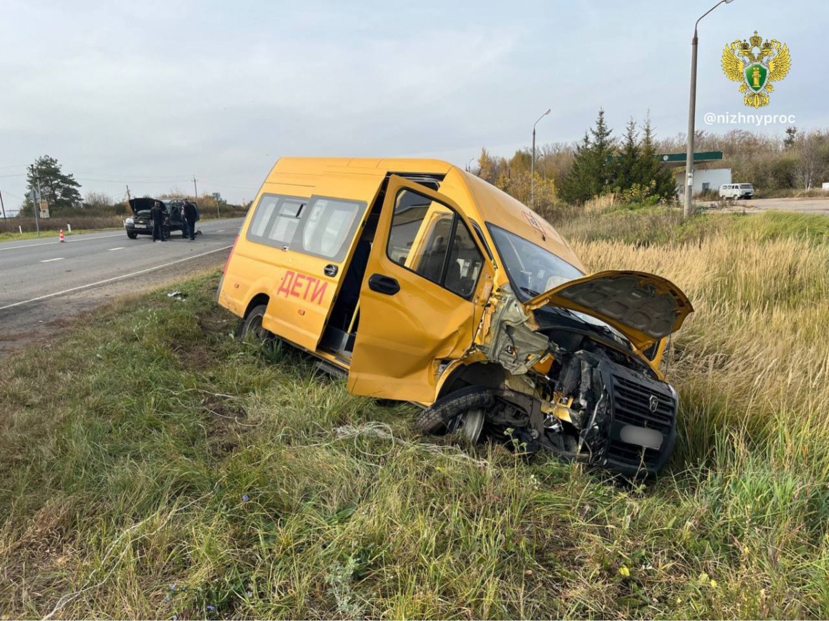 Проверки начались после ДТП со школьным автобусом в Нижегородской области - фото 1