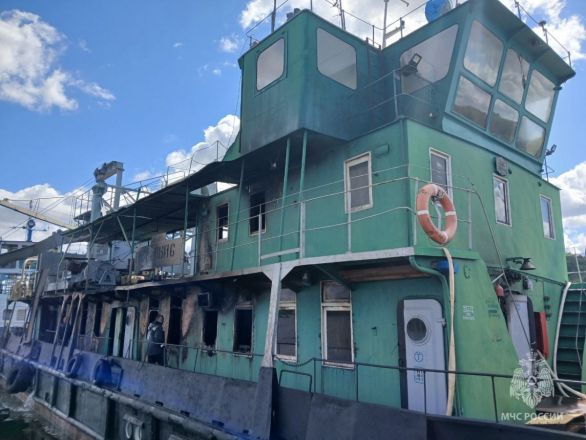 Пожар вспыхнул на судне на Волге в Нижегородской области - фото 2