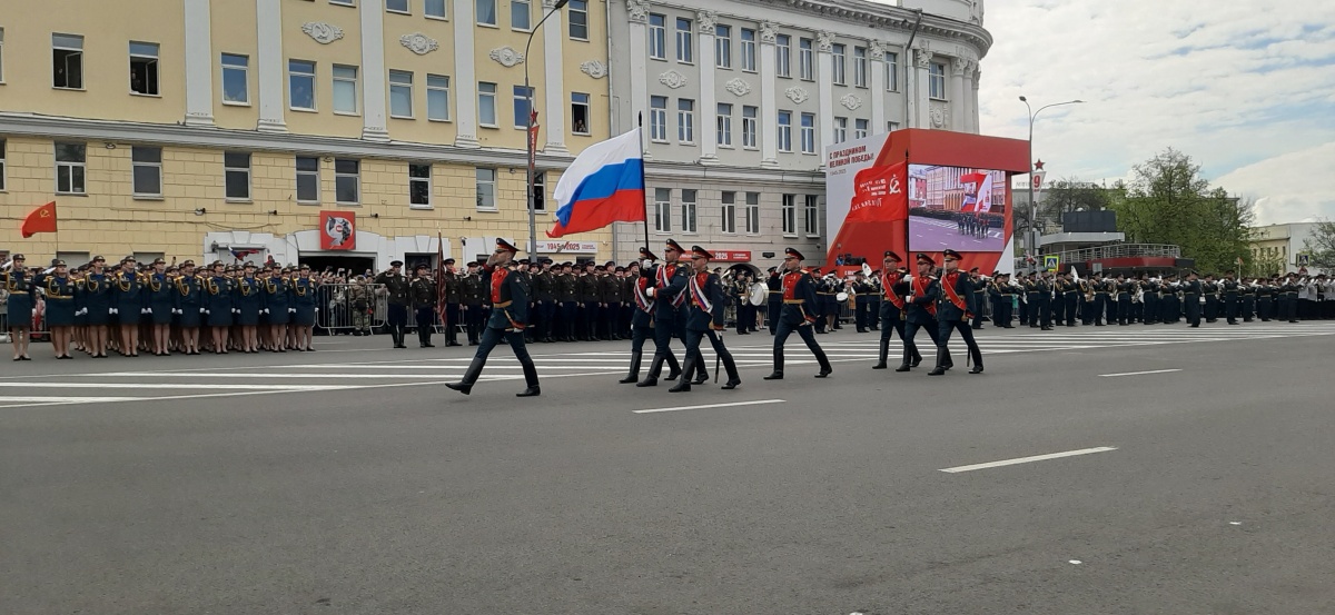 Парад в честь 80-й годовщины Победы проходит в Нижнем Новгороде - фото 1