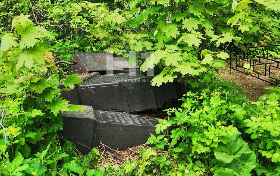 Свалку разрушенных надгробий нашли у кладбища в Нижегородской области - фото 1