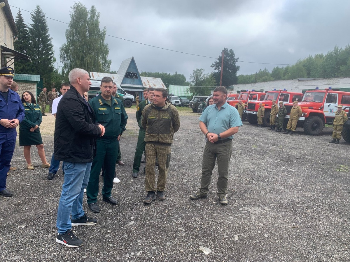 Депутаты ЗСНО провели выездное совещание в лесу Борского округа - фото 4