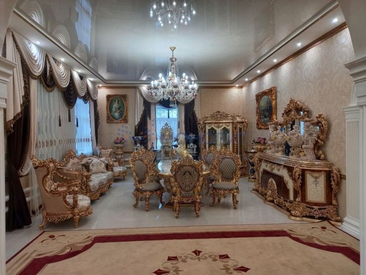 Стилизованный под замок коттедж продают в Нижнем Новгороде за 24 млн рублей - фото 2