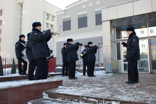 Оркестр нижегородской полиции сделал музыкальный подарок женщинам (ФОТО, ВИДЕО) - фото 22
