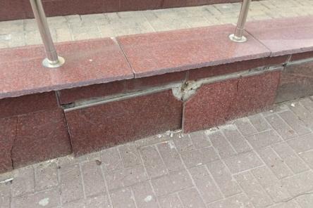 Дефекты в сквере у Зачатьевской башни устранит администрация Нижегородского района
