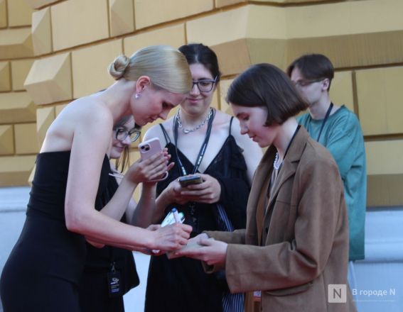 Фоторепортаж: знаменитости на открытии «Горький fest» в Нижнем Новгороде - фото 19