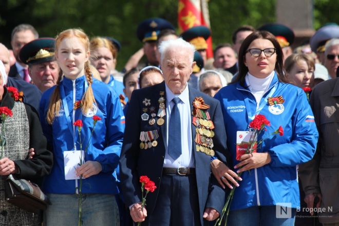 Без парада и салюта: как прошел День Победы в Нижнем Новгороде — фоторепортаж - фото 189