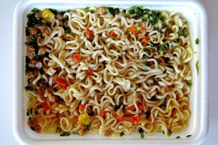 Роскачество назвало марку &laquo;быстрой&raquo; лапши, которая угрожает жизни покупателей