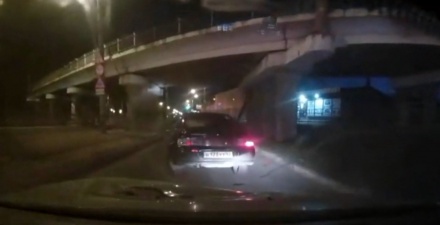 В Нижнем Новгороде водитель без прав устроил погоню и спрятался в багажнике