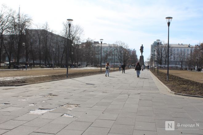 Трещит по швам: как выглядит центр Нижнего Новгорода после аномальной зимы — фоторепортаж - фото 97