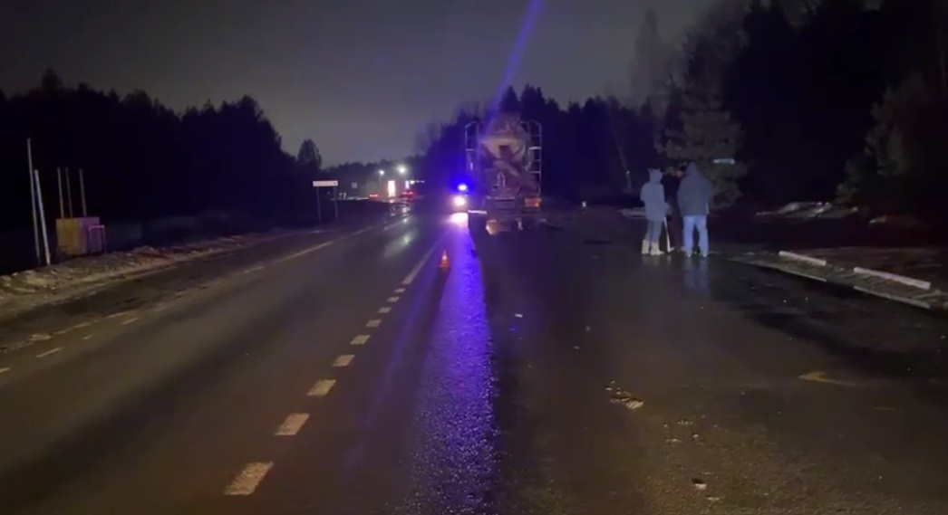 Бетономешалка насмерть переехала пешехода в Нижегородской области - фото 1