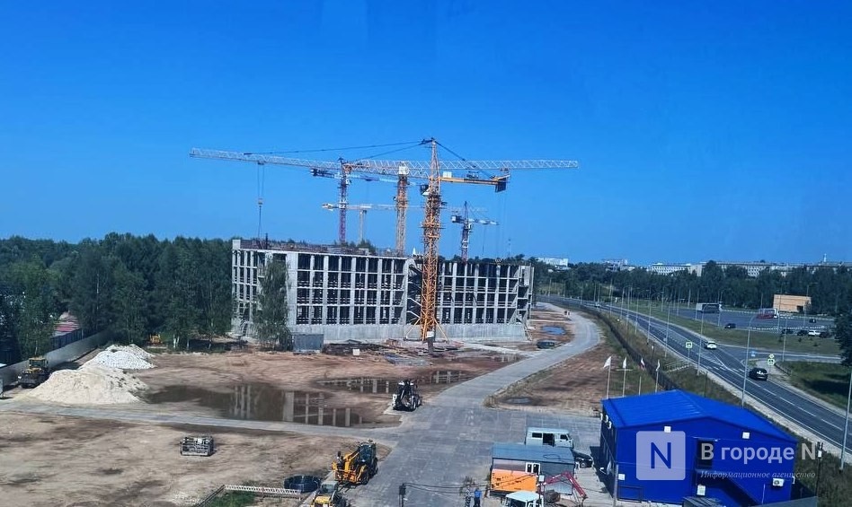 Опубликованы новые фото со стройплощадки скандальной школы на Бору - фото 1