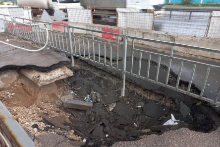 Нижегородские власти назвали сроки ликвидации ям на улице Новикова-Прибоя