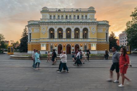 Театральный фестиваль, концерт Павла Воли и выставка собак: самые яркие события октября в Нижнем Новгороде