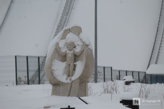 От Адама и Евы до пары мышей: самые романтичные памятники Нижнего Новгорода - фото 15