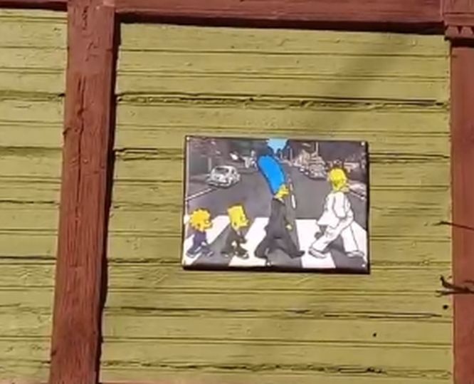 Арт-объект с Симпсонами появился на старинном нижегородском доме - фото 1