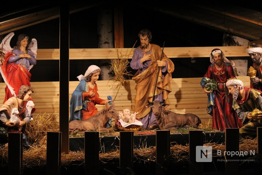 Праздник света и чудес: нижегородцы отметили Рождество в Заповедных кварталах - фото 1