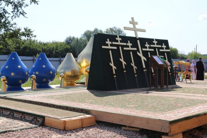 Первый купол установили на нижегородском храме в честь иконы-покровительницы пожарных - фото 14
