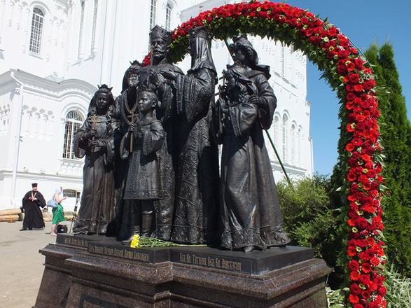 Дивеевские торжества: тысячи паломников почтили память Серафима Саровского (ФОТО)   - фото 27