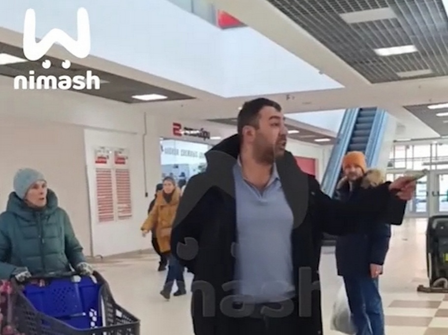 Преподавателя нижегородского вуза уволили после скандала в ТЦ - фото 1