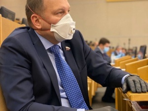 Депутаты Госдумы от фракции ЛДПР выступили против продажи алкоголя через интернет