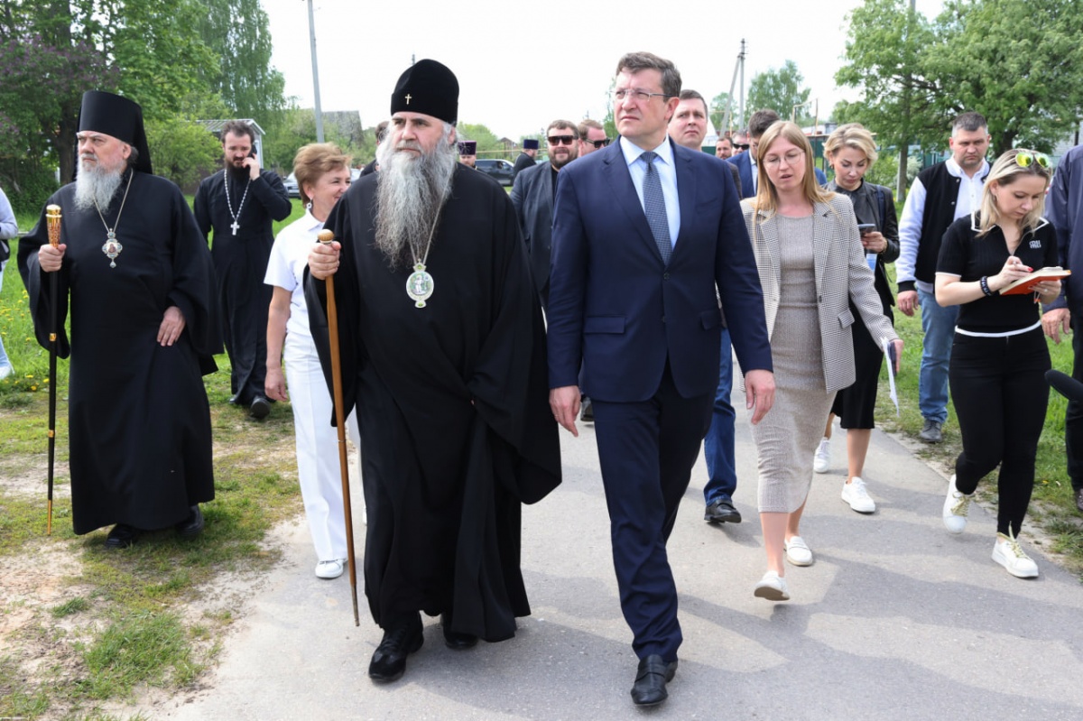 Губернатор Никитин осмотрел храмы и благоустройство в Чкаловском округе - фото 1