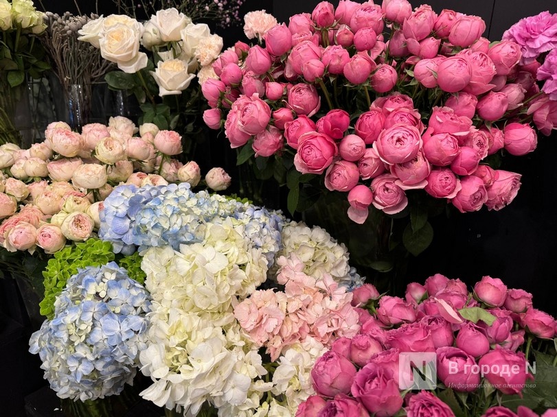 Мужчины, готовьтесь. Рассказываем, сколько стоят цветы к 8 марта в Нижнем Новгороде - фото 1