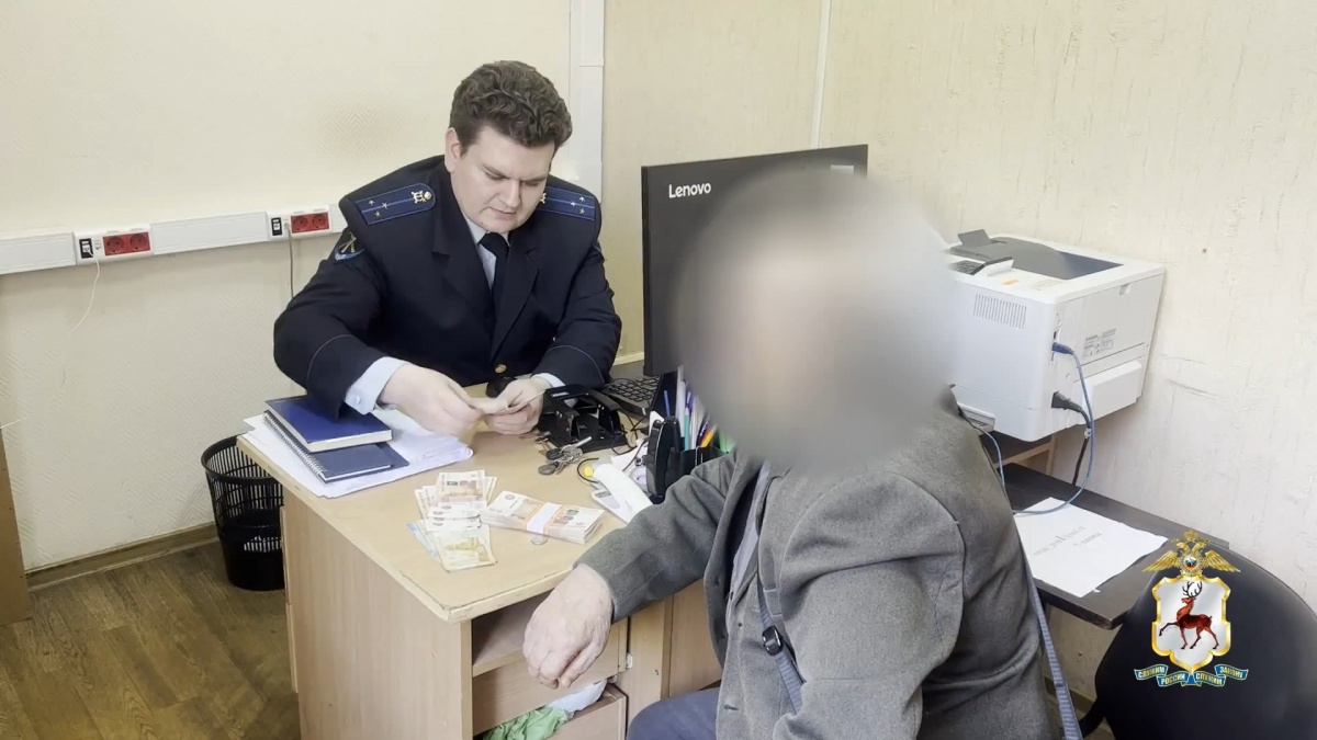 Таксист сохранил деньги нижегородского пенсионера, отправленные мошенникам - фото 1