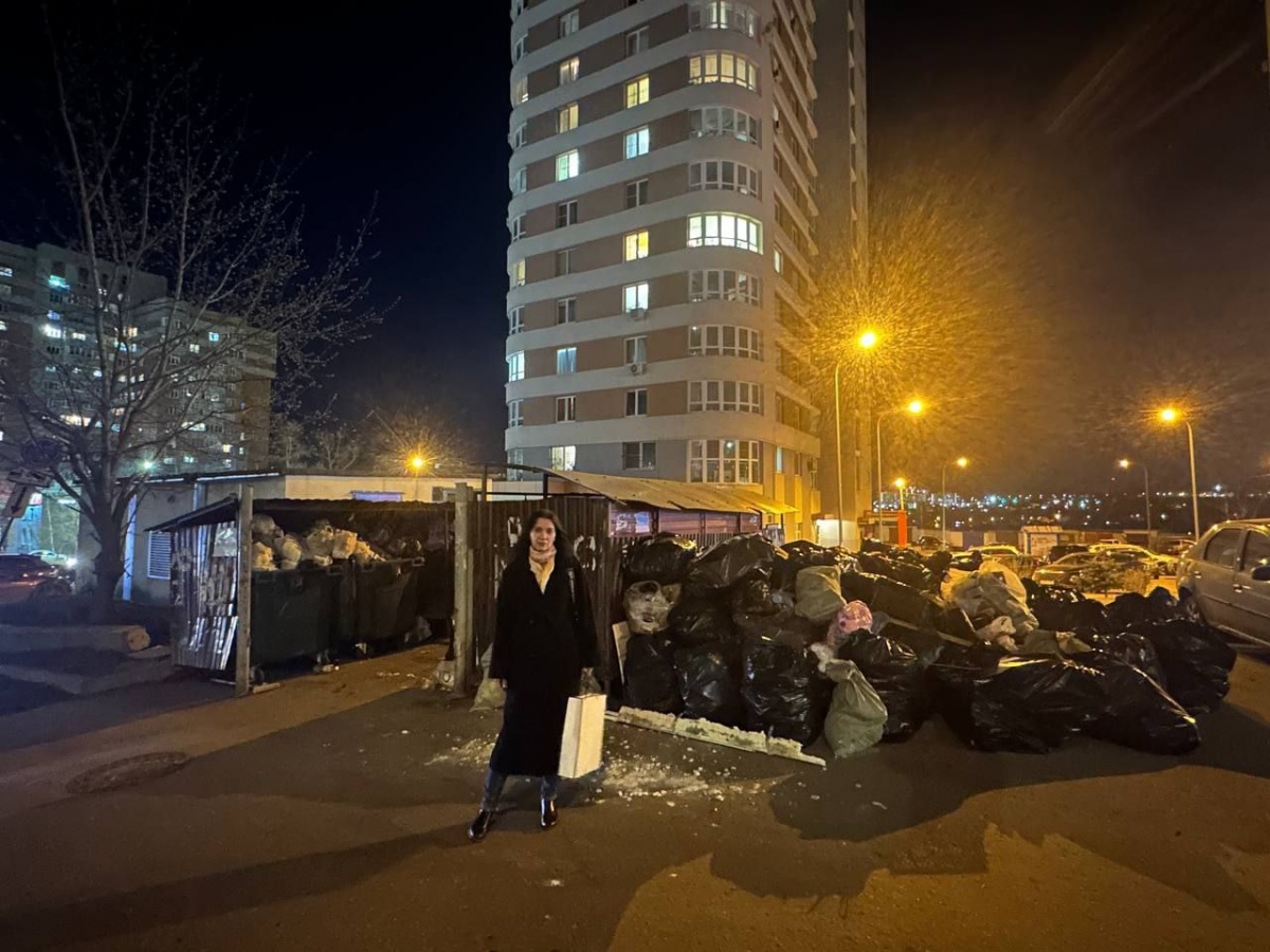 Татьяна Гриневич возмутилась из-за гор мусора во дворах Советского района - фото 1