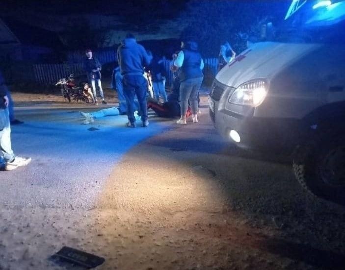 16-летнюю девушку сбил автомобиль и переехал мопед в Уренском районе