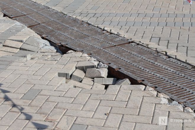 Трещит по швам: как выглядит центр Нижнего Новгорода после аномальной зимы — фоторепортаж - фото 145